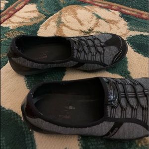 Skechers relaxed fit slip on sneakers size 7 1/2